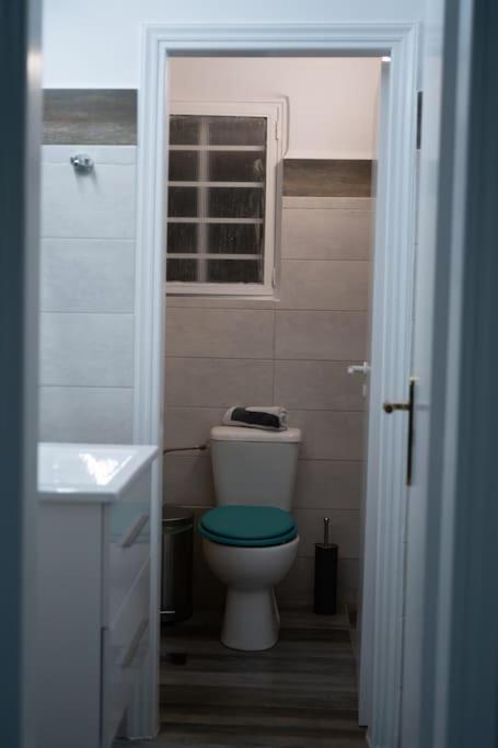 Metaxourgio 2Nd Floor Apartment Athens Luaran gambar
