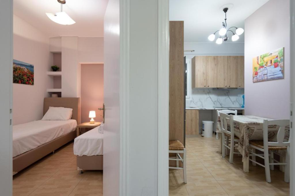 Metaxourgio 2Nd Floor Apartment Athens Luaran gambar