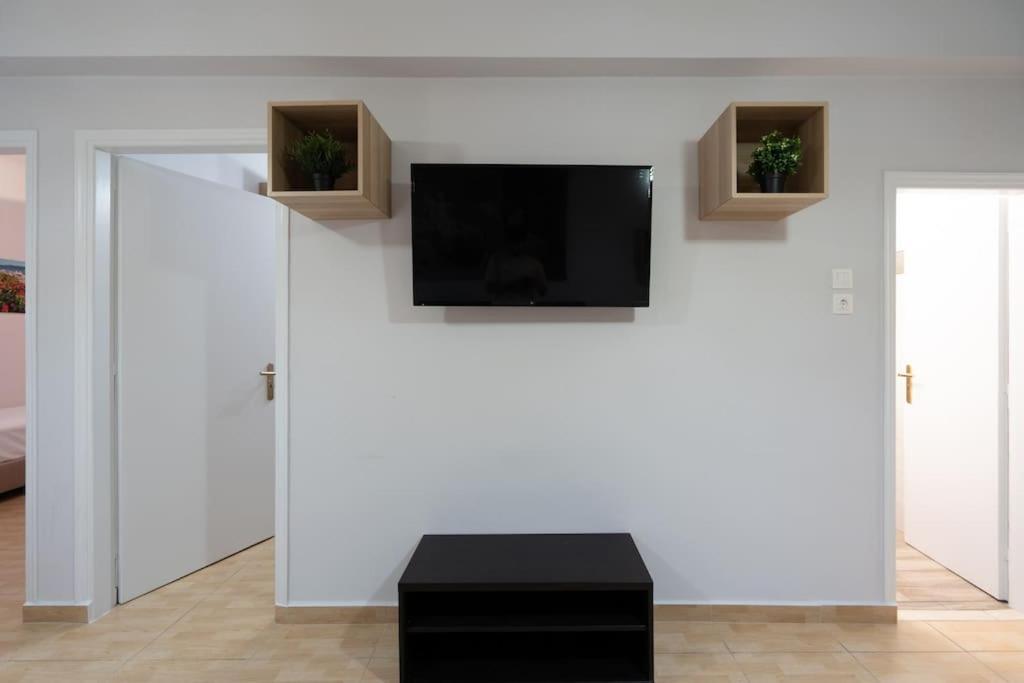 Metaxourgio 2Nd Floor Apartment Athens Luaran gambar